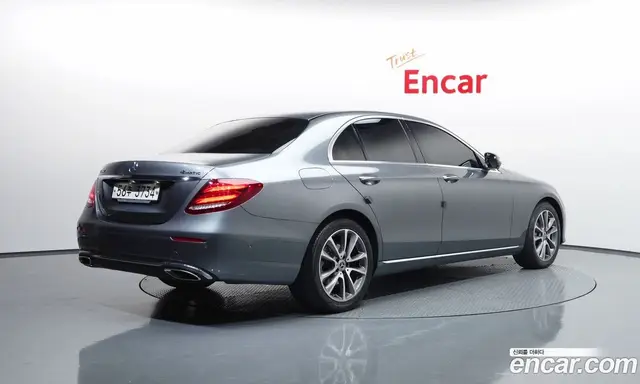 Mercedes-Benz E-Class 2019 2.0 гидро, миниатюра 2