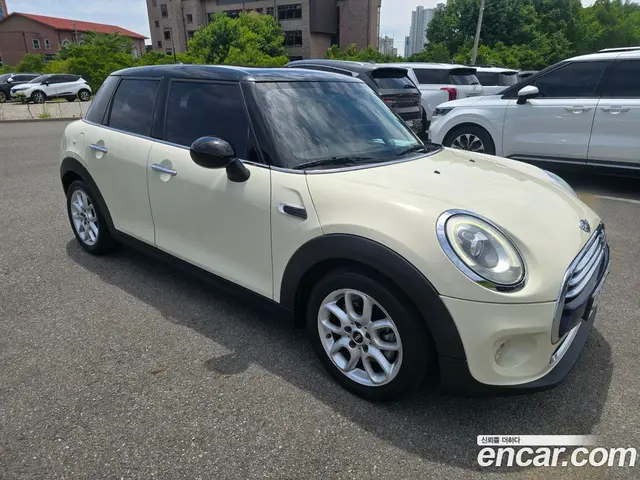 Mini Cooper 2014 1.5 автомат (гидро), миниатюра 2