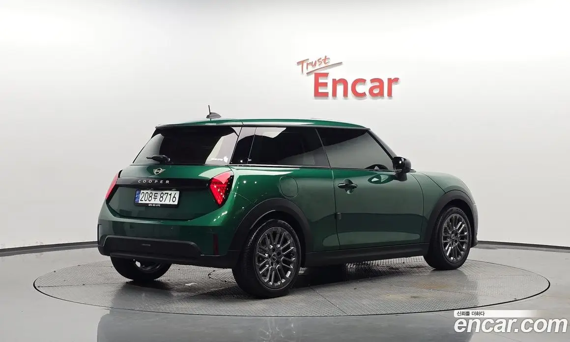 Mini Cooper 2024 2.0 автомат (гидро), фото 1