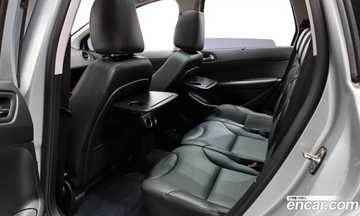 Peugeot 308 2013 1.6 автомат (гидро), фото 18