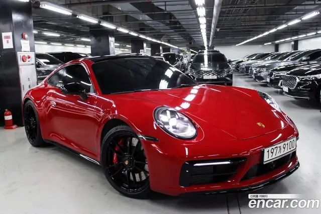 Porsche 911, 2023, 15 000 км