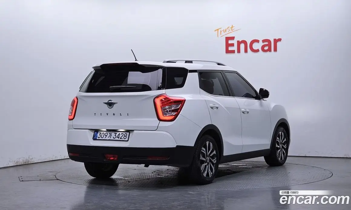 SsangYong TIBOLI 2017 1.6 автомат (гидро), фото 2