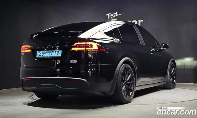 Tesla Model X 2023 0.3 автомат (гидро), миниатюра 2