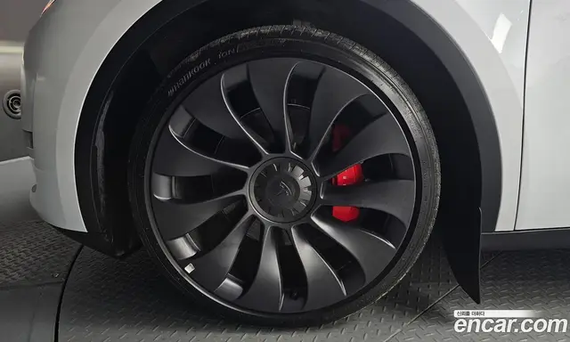 Tesla Model Y 2024 0.2 автомат (гидро), миниатюра 5 Tesla Model Y 2024 0.2 автомат (гидро), миниатюра 5