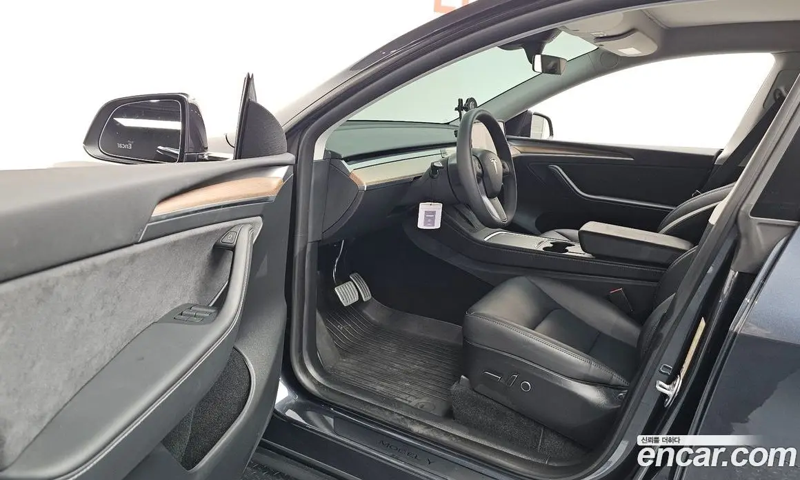 Tesla Model Y 2025 0.2 автомат (гидро), фото 13 Tesla Model Y 2025 0.2 автомат (гидро), фото 13