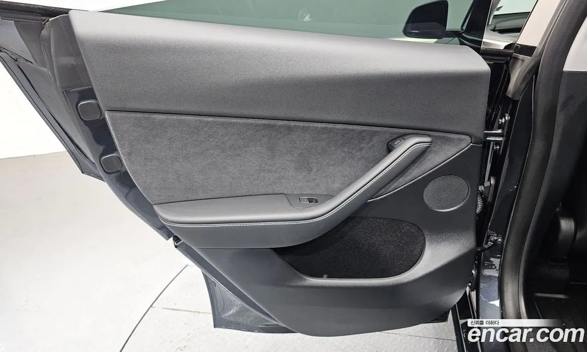 Tesla Model Y 2025 0.2 автомат (гидро), фото 15 Tesla Model Y 2025 0.2 автомат (гидро), фото 15