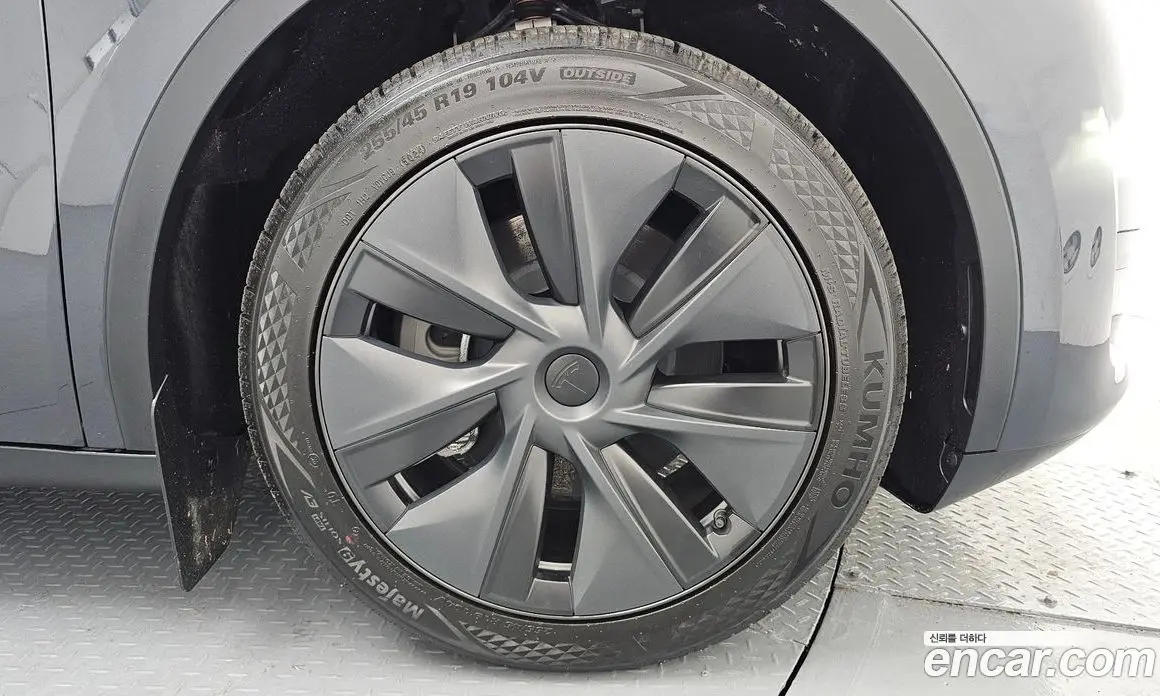 Tesla Model Y 2025 0.2 автомат (гидро), фото 7 Tesla Model Y 2025 0.2 автомат (гидро), фото 7