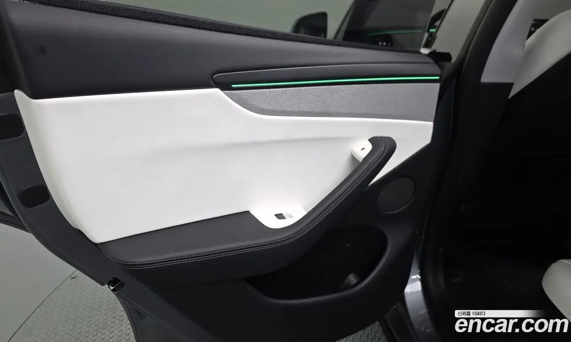 Tesla Model Y 2025 0.2 автомат (гидро), фото 15 Tesla Model Y 2025 0.2 автомат (гидро), фото 15
