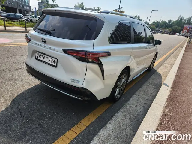 Toyota Sienna 2024 2.5 автомат (гидро), миниатюра 3 Toyota Sienna 2024 2.5 автомат (гидро), миниатюра 3