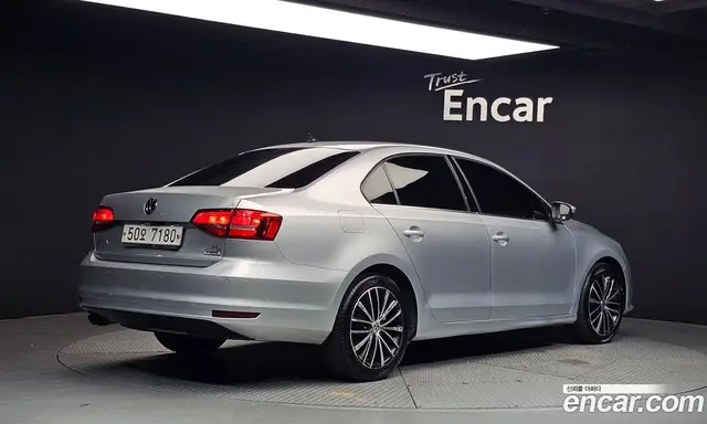 Volkswagen Jetta 2015 2.0 автомат (гидро), миниатюра 2