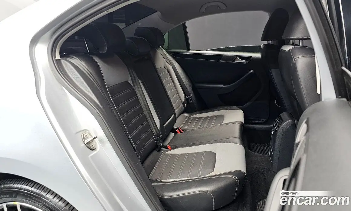 Volkswagen Jetta 2015 2.0 автомат (гидро), фото 11