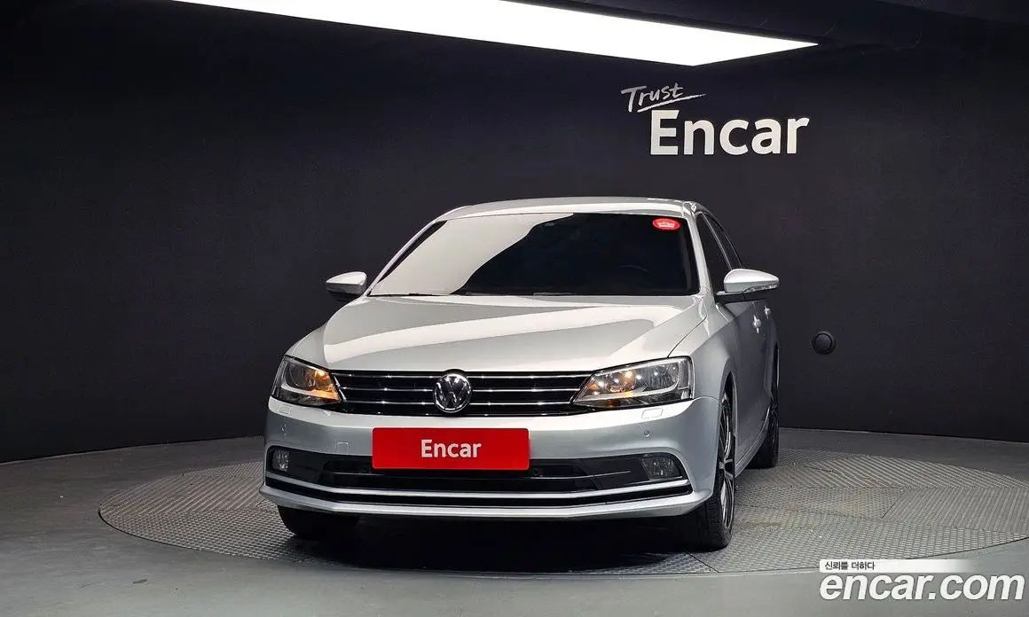 Volkswagen Jetta 2015 2.0 автомат (гидро), фото 3
