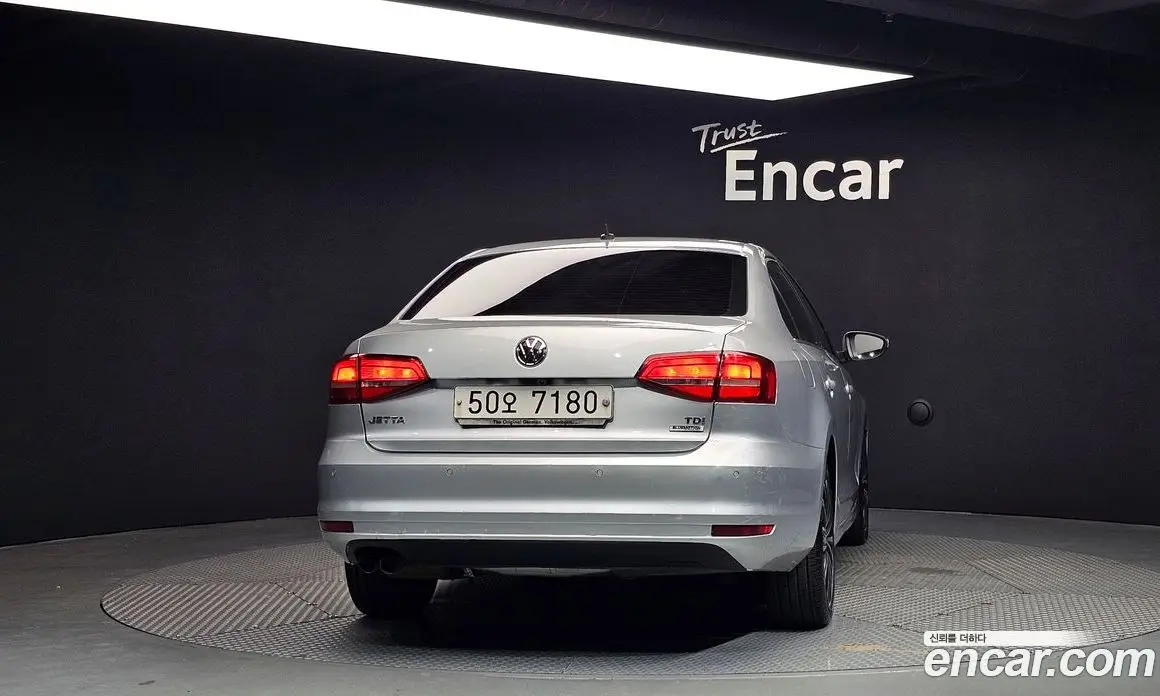 Volkswagen Jetta 2015 2.0 автомат (гидро), фото 4