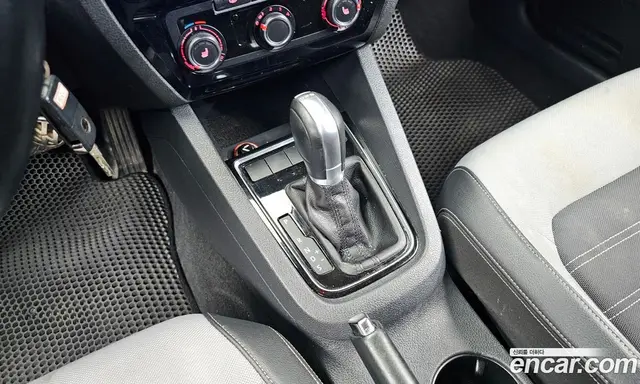 Volkswagen Jetta 2015 2.0 автомат (гидро), миниатюра 9