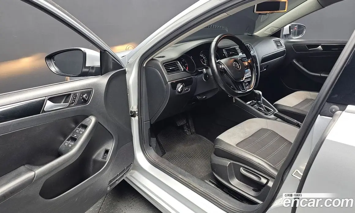Volkswagen Jetta 2015 2.0 автомат (гидро), фото 10