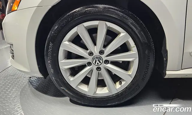 Volkswagen Passat 2015 1.8 автомат (гидро), миниатюра 5