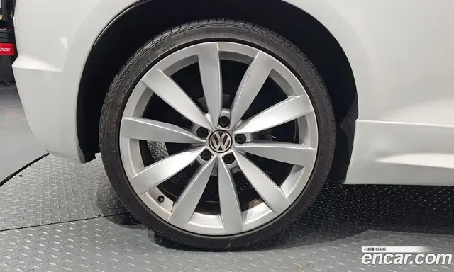 Volkswagen Scirocco 2012 2.0 автомат (гидро), миниатюра 5