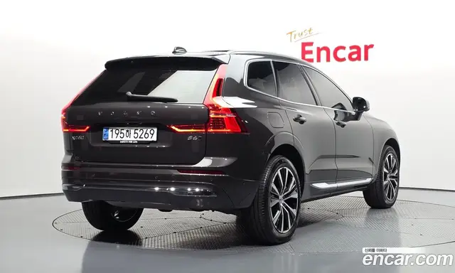 Volvo XC60 2023 2.0 автомат (гидро), миниатюра 2