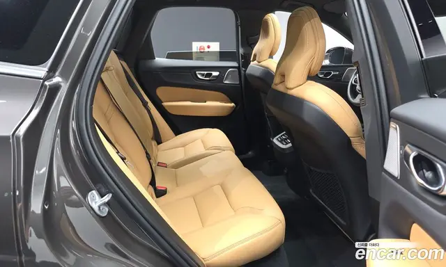Volvo XC60 2023 2.0 автомат (гидро), миниатюра 12