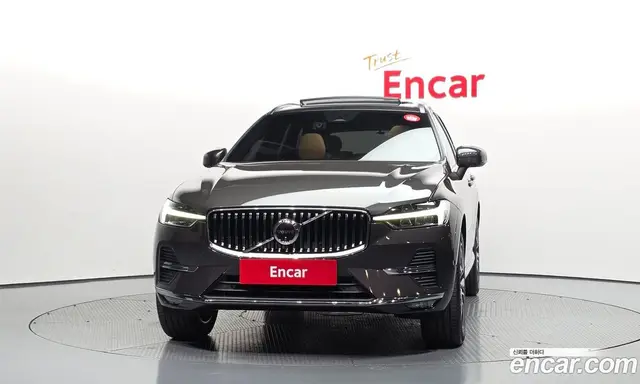 Volvo XC60 2023 2.0 автомат (гидро), миниатюра 3