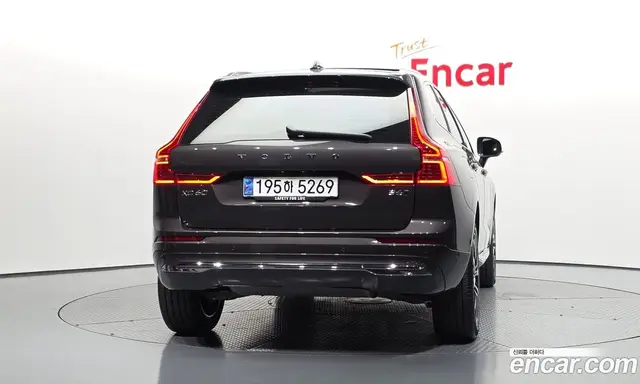 Volvo XC60 2023 2.0 автомат (гидро), миниатюра 4