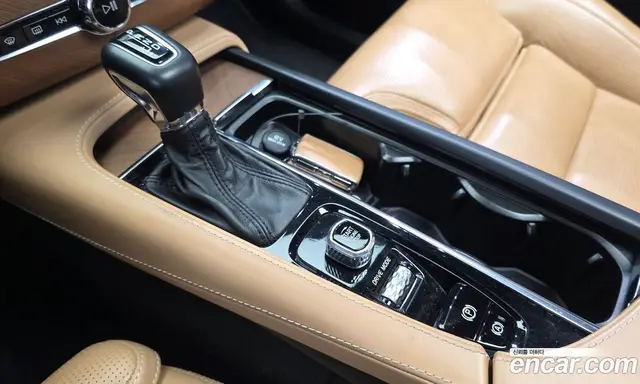 Volvo XC90 2018 2.0 автомат (гидро), миниатюра 9