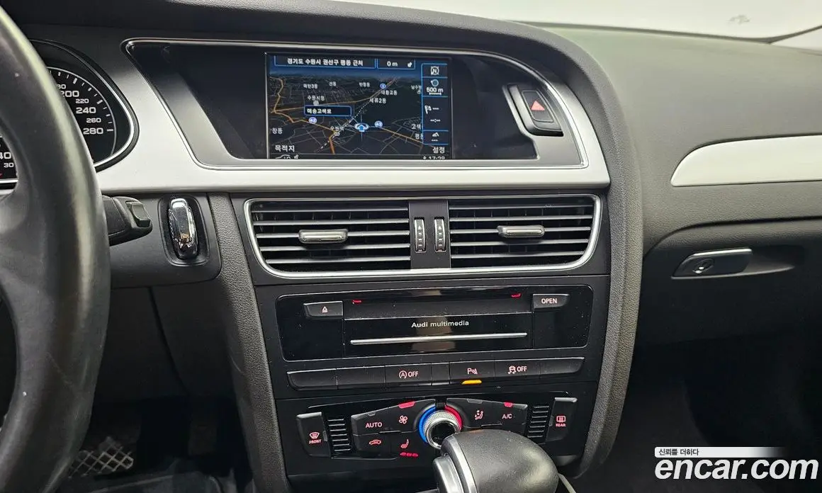 Audi A4 2015 2.0 автомат (гидро), фото 14