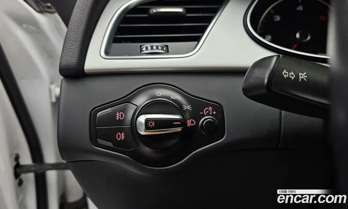 Audi A4 2015 2.0 автомат (гидро), фото 17