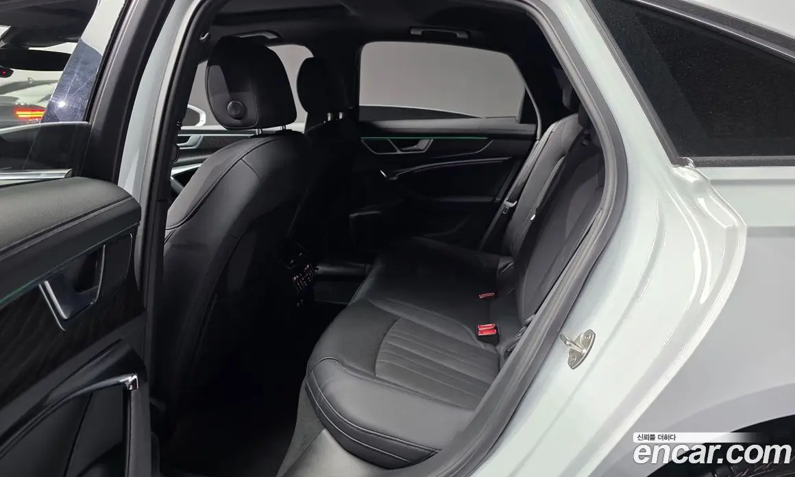 Audi A6 2023 2.0 автомат (гидро), фото 16