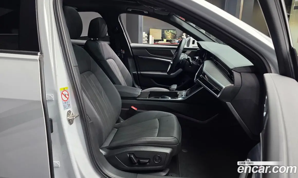 Audi A6 2023 2.0 автомат (гидро), фото 17