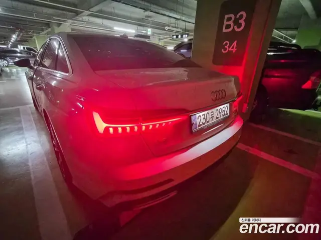 Audi A6 2023 2.0 автомат (гидро), миниатюра 4