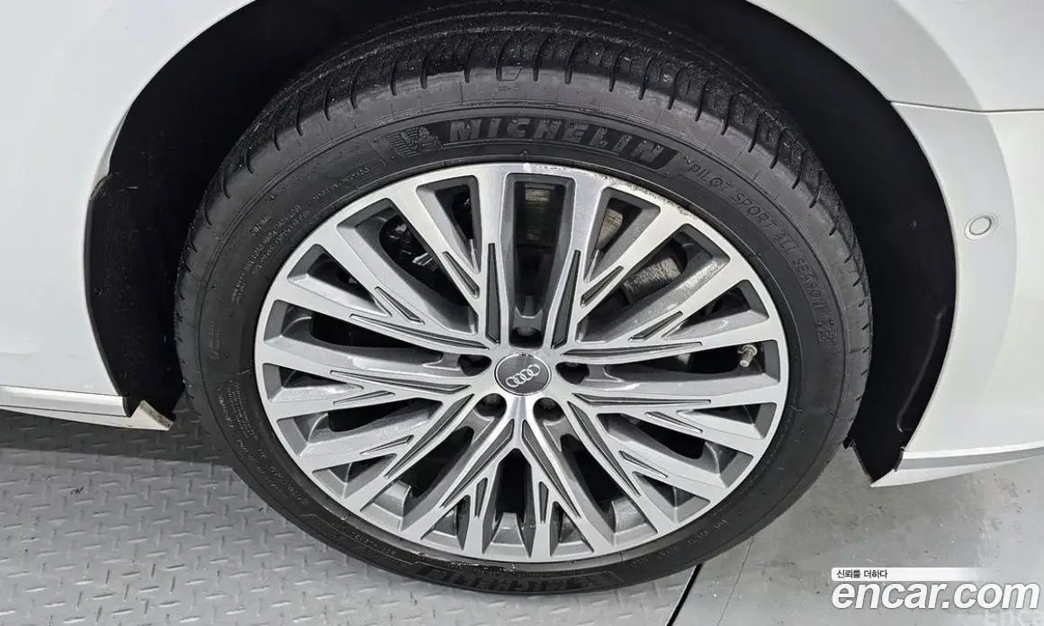 Audi A8 2020 4.0 автомат (гидро), фото 5