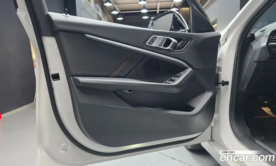 BMW 1 серия 2020 2.0 автомат (гидро), фото 14