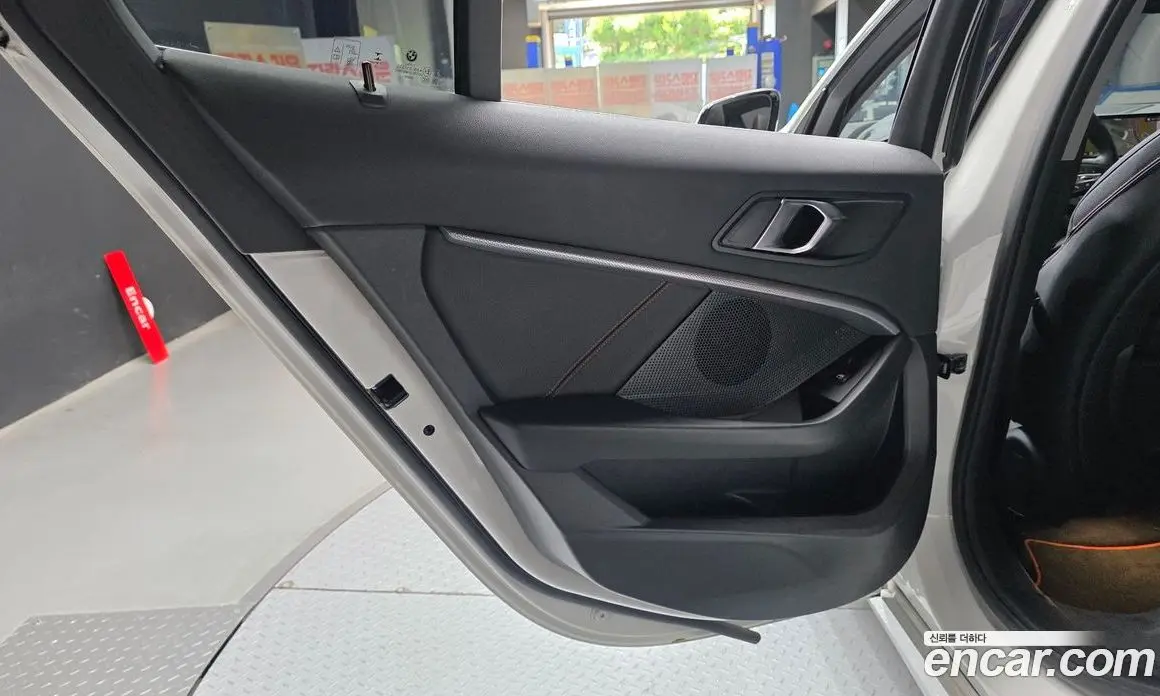 BMW 1 серия 2020 2.0 автомат (гидро), фото 15