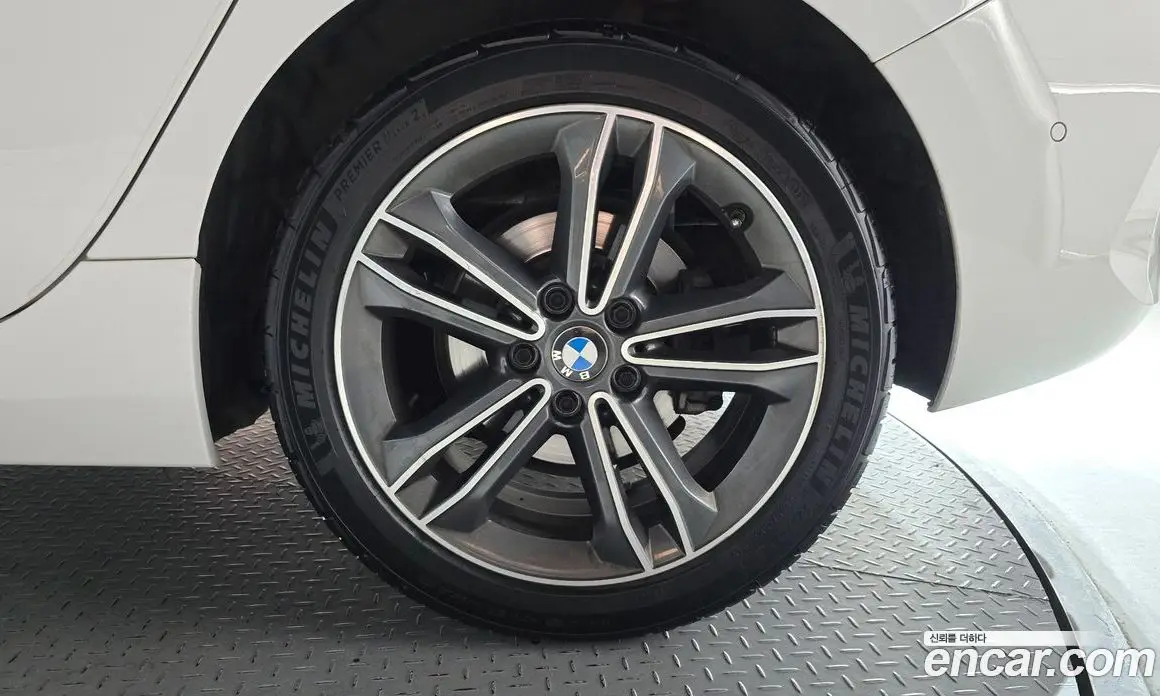 BMW 1 серия 2020 2.0 автомат (гидро), фото 7