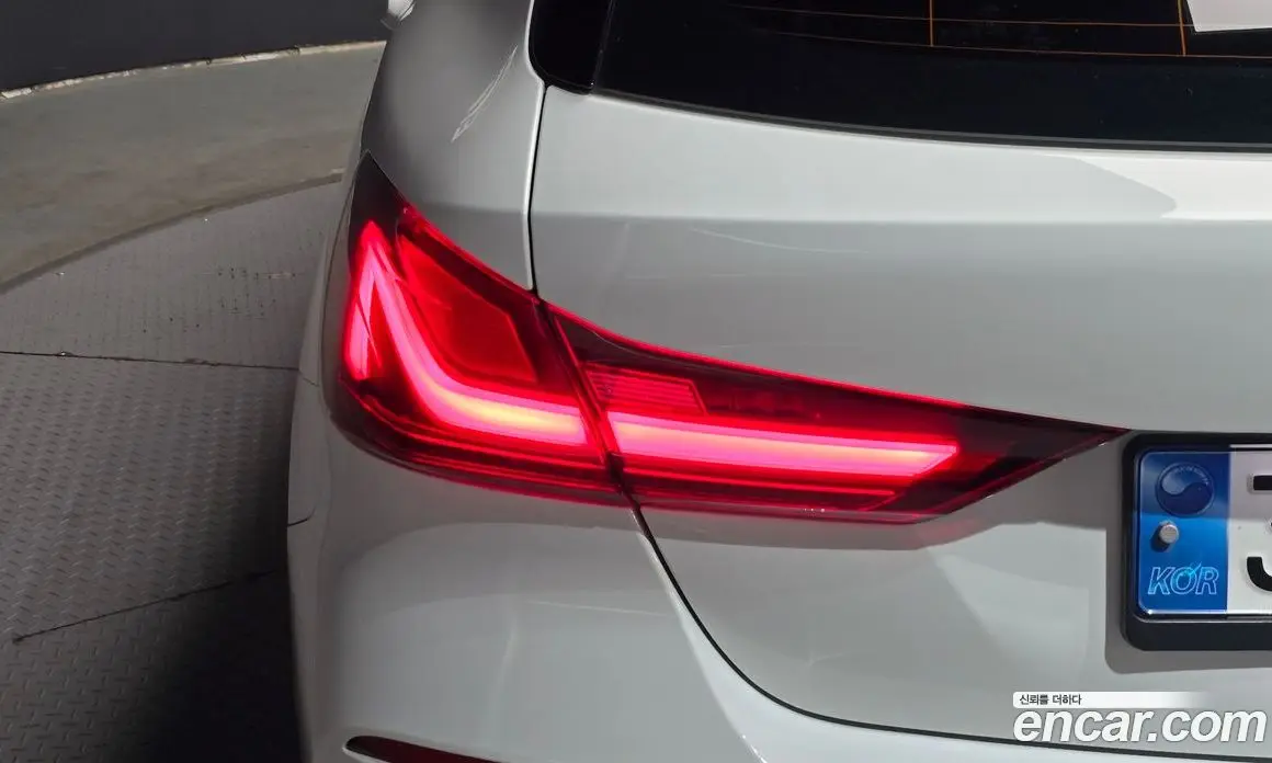 BMW 1 серия 2020 2.0 автомат (гидро), фото 9