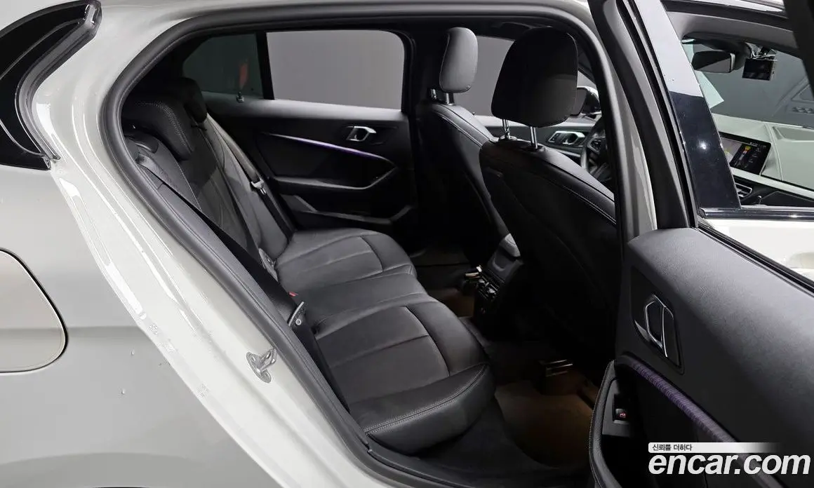 BMW 1 серия 2022 2.0 автомат (гидро), фото 12