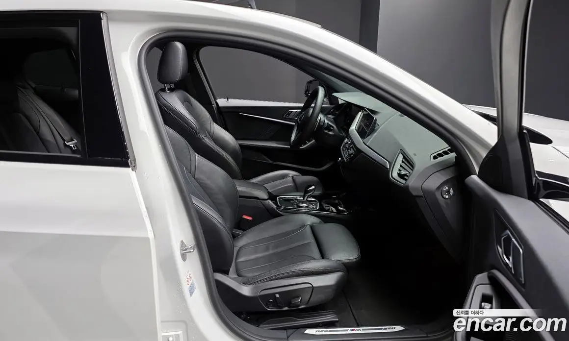 BMW 1 серия 2022 2.0 автомат (гидро), фото 10