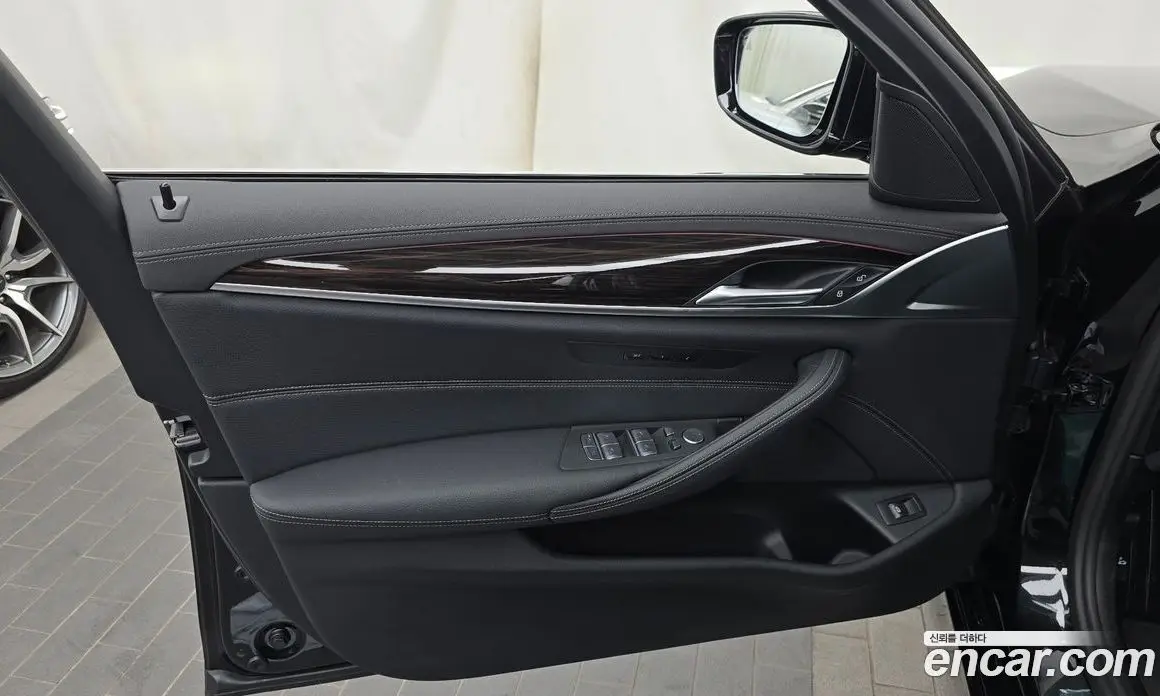 BMW 5 серия 2023 2.0 автомат (гидро), фото 14