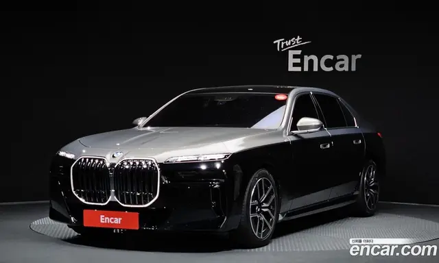 BMW 7 серия, 2025, 4 075 км