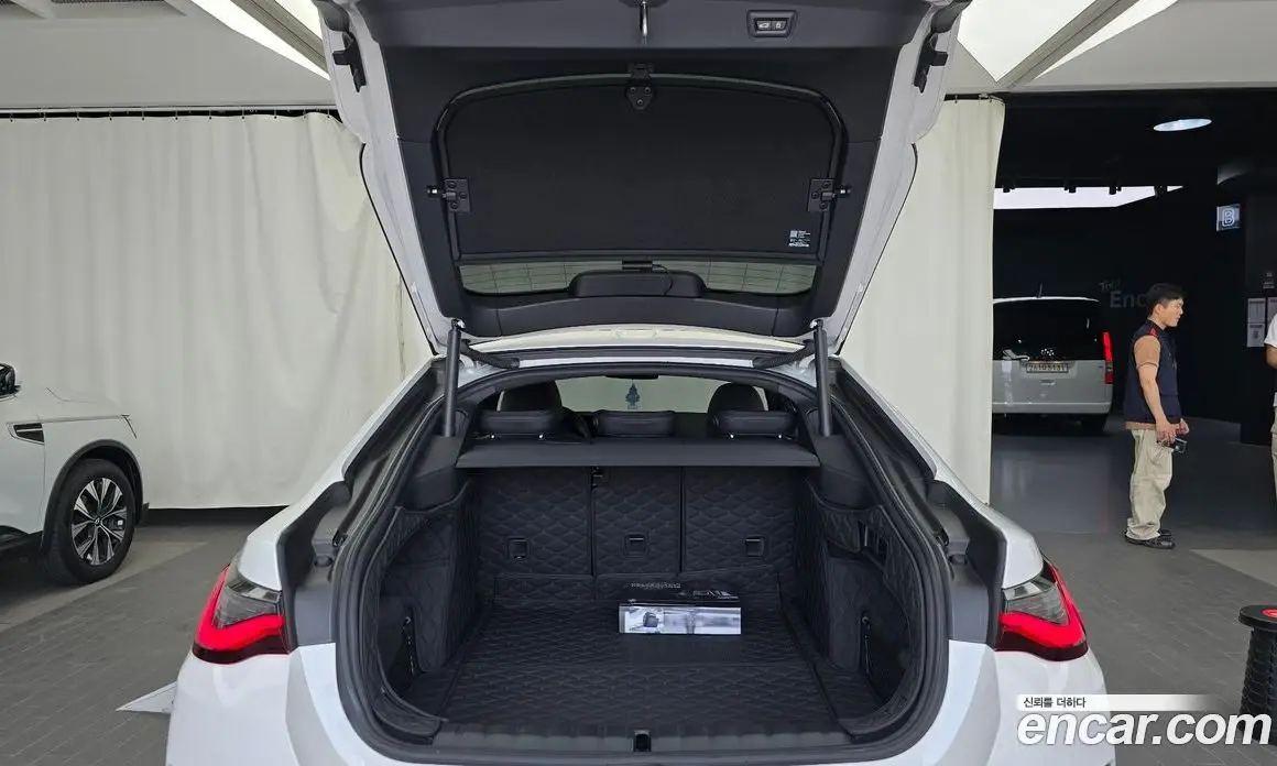 BMW i4 2022 0.2 автомат (гидро), фото 26
