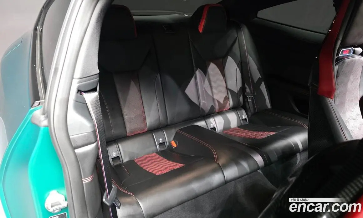 BMW M4 2025 3.0 автомат (гидро), фото 18