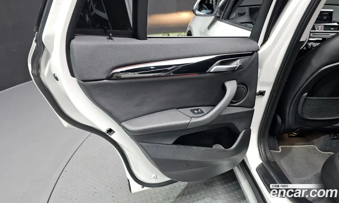 BMW X1 2022 2.0 автомат (гидро), фото 15