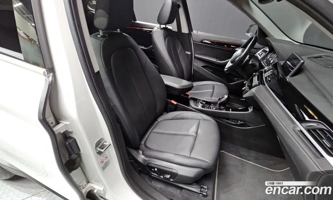 BMW X1 2022 2.0 автомат (гидро), фото 16
