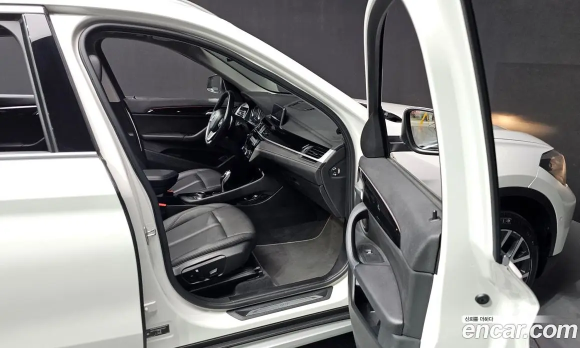 BMW X1 2022 2.0 автомат (гидро), фото 25