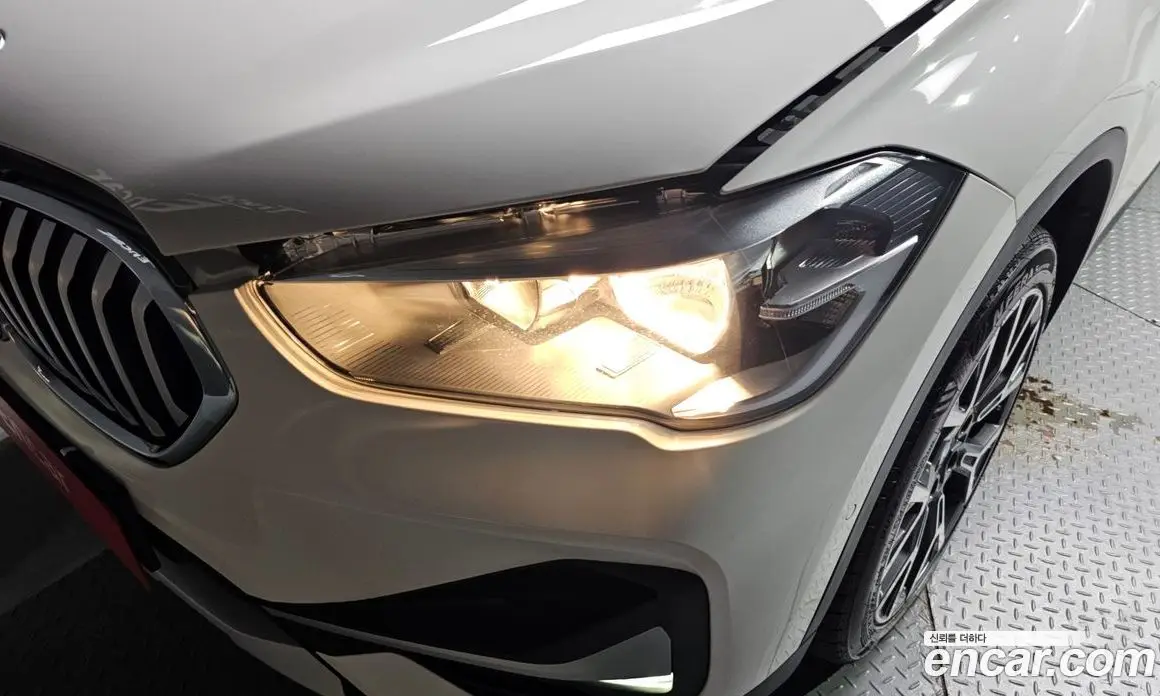BMW X1 2022 2.0 автомат (гидро), фото 8