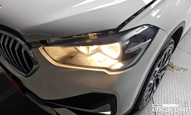 BMW X1 2022 2.0 автомат (гидро), миниатюра 8