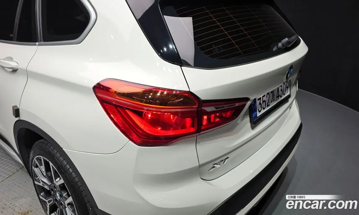 BMW X1 2022 2.0 автомат (гидро), фото 9