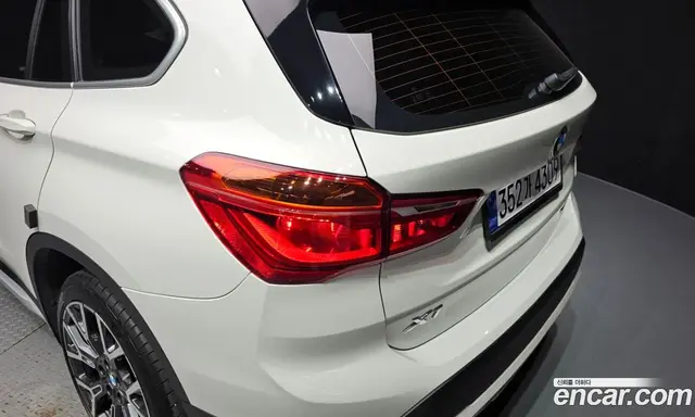 BMW X1 2022 2.0 автомат (гидро), миниатюра 9