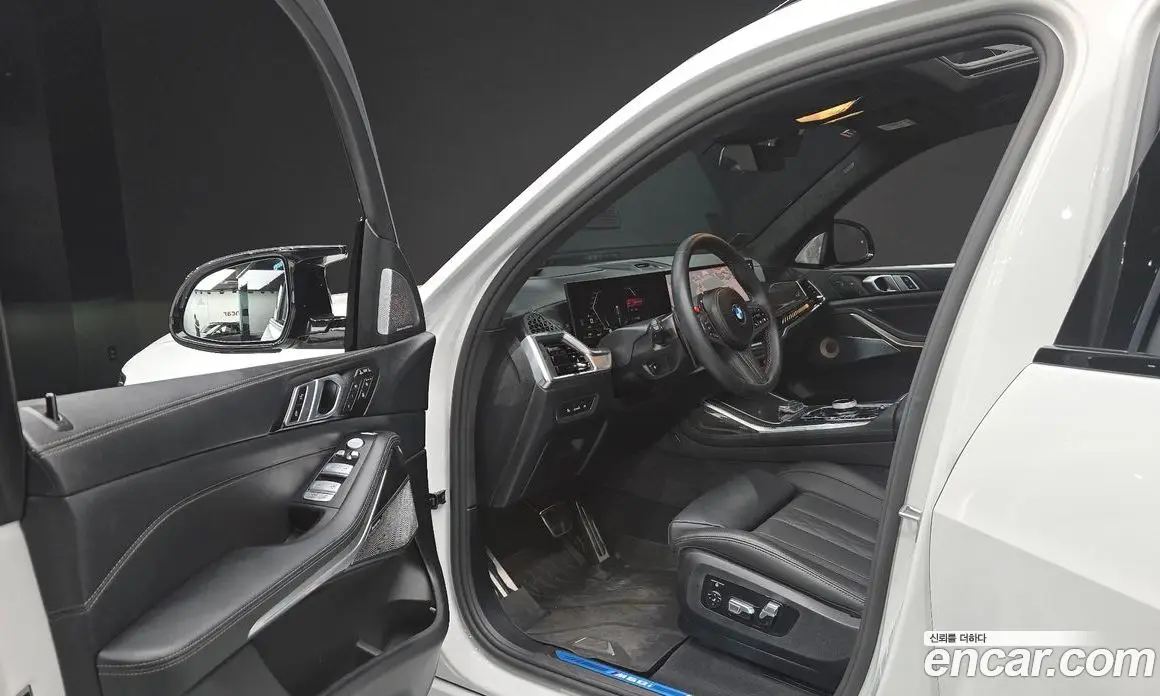 BMW X7 2025 4.4 автомат (гидро), фото 13